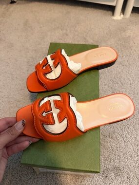 Gucci Leather Interlocking G Sandal!